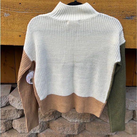 NWT-Sz S-FCT with love brand sweater. Multi-color with button detail - Picture 3 of 7